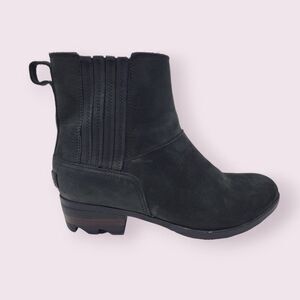 SOREL Womens Black Chelsea Boots Size 7.5 Lolla Slip On Leather Stacked Heel